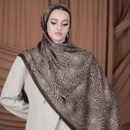 lovury-ipeksi-kaymaz-sal-monogram-desen-kahve-2-min