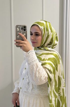 Gül'ün Tercihi Lovury İpeksi Şal Liva