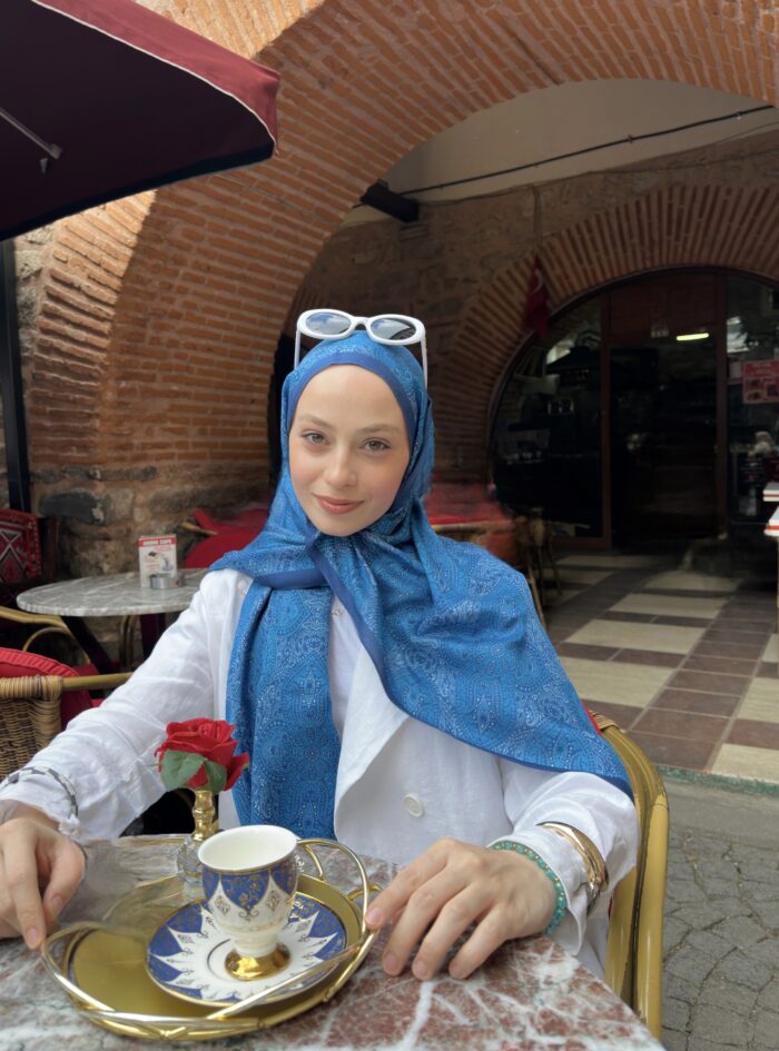 seydanın-tercihi-lovury-ipeksi-sal-aden-2
